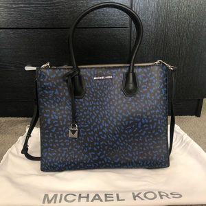 Michael Kors Tote Bag Mercer Large, Electric Blue and Black Leather